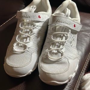Sold--Sketchers Girls White Sneakers - Gently Used- sz 3